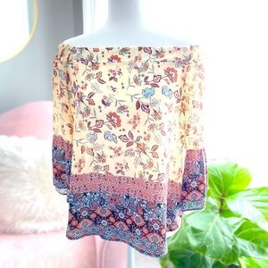 Off the shoulder, bell sleeve by Verse.